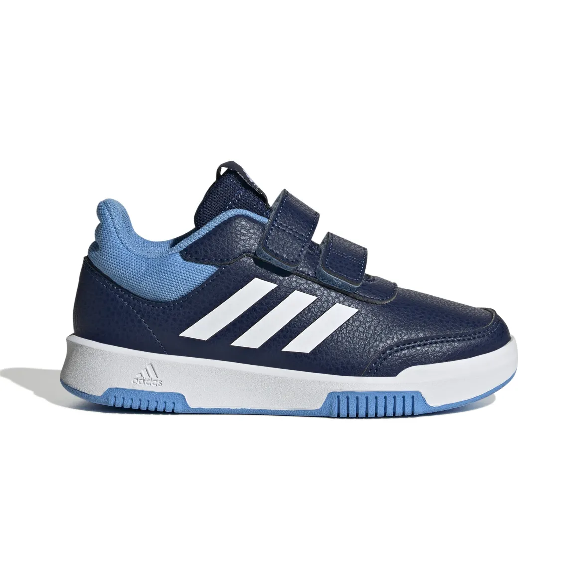 Sneaker robuste create in parte con materiali riciclati.